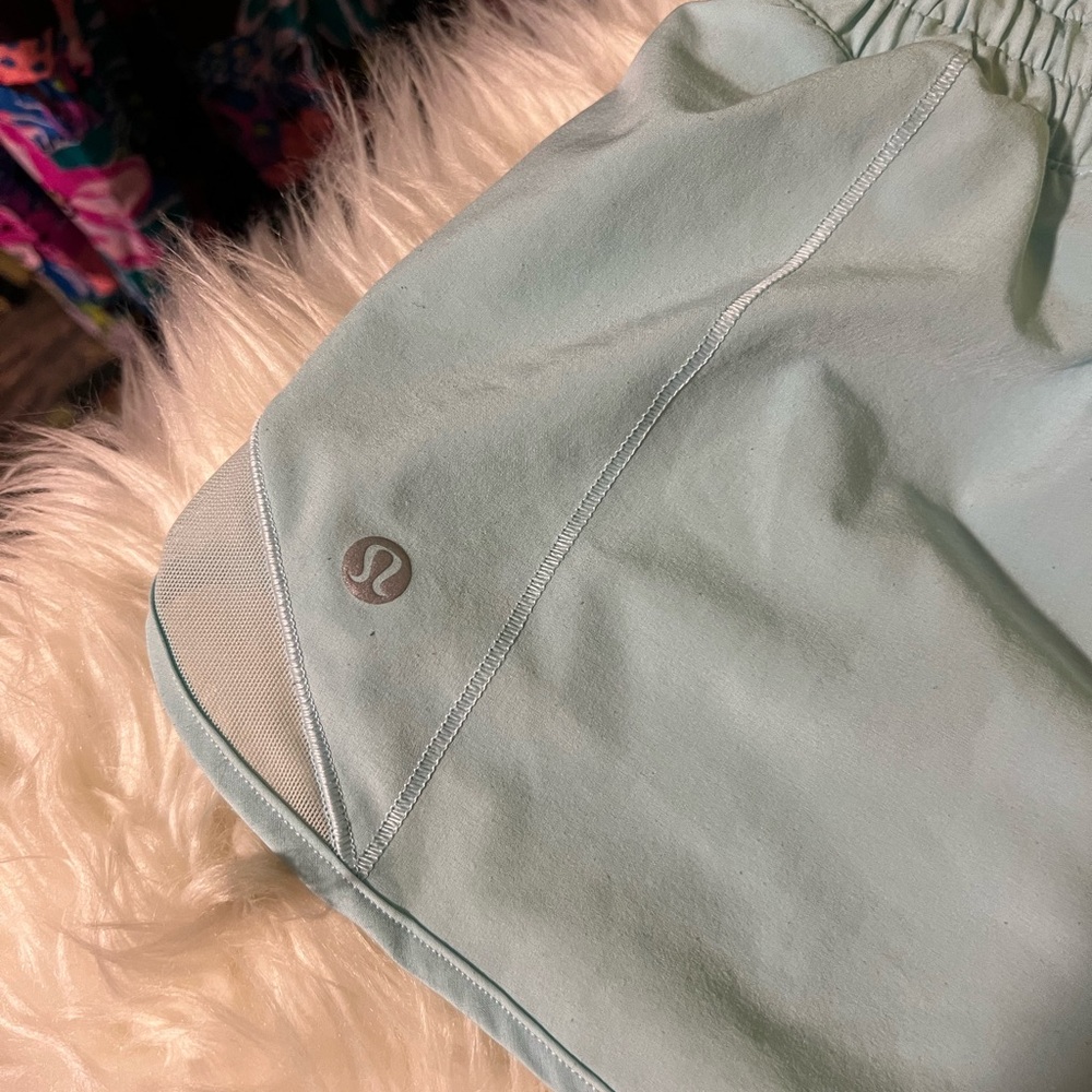lululemon athletica Light Blue hotty hot shorts - Picture 2 of 4